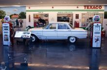 Woody's Classic Car and Baseball Museum